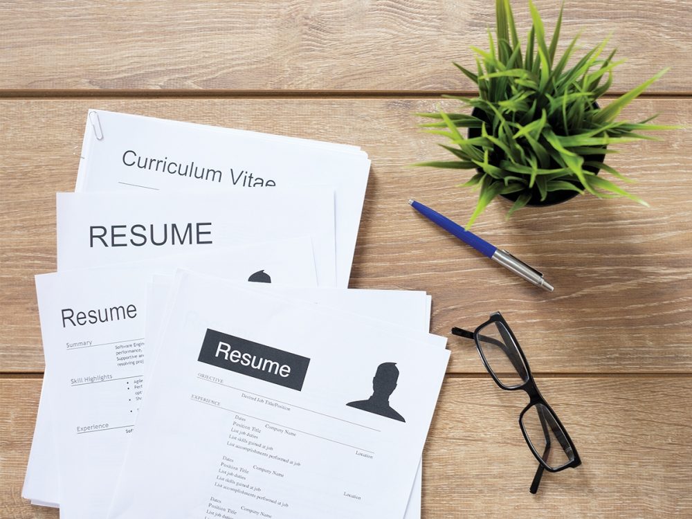 The Do’s and Don’ts of Writing a Compelling Executive Resume Featured Image